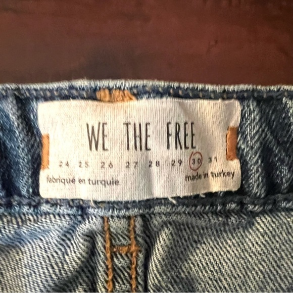 FREE PEOPLE We The Free Denim Mini Jean Skirt Raw Hem Button Fly Size 30 - Picture 10 of 13